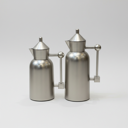 طقم دِلَّة العِزّ – قهوة وشاي (1L + 700ml) – أسود مطفي مع ذهبي